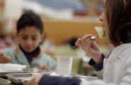 Obert el període de sol·licitud de beques menjador a l'Escola